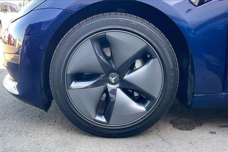 2018 Tesla Model 3 Image 8