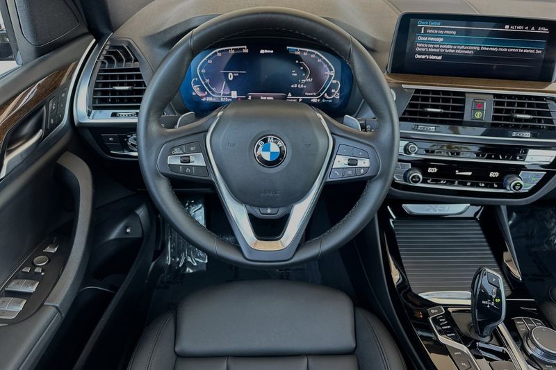 2021 BMW X3 xDrive30eImage 11