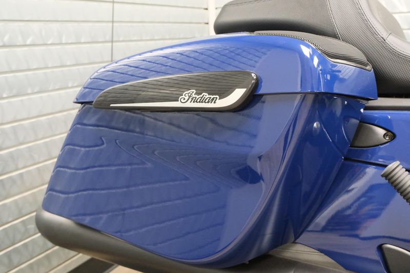 NEW 2025 INDIAN MOTORCYCLE CHALLENGER DARK HORSE Image 14