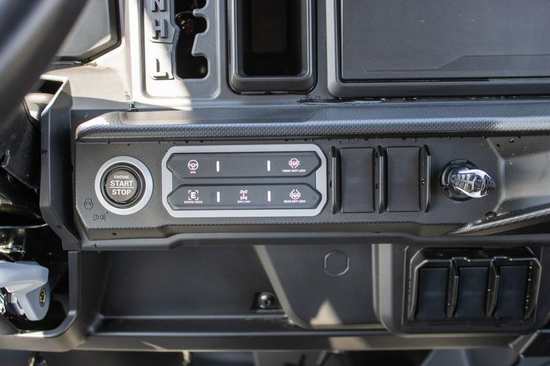 NEW 2026 CAN-AM DEFENDER MAX XT HD11 Image 20