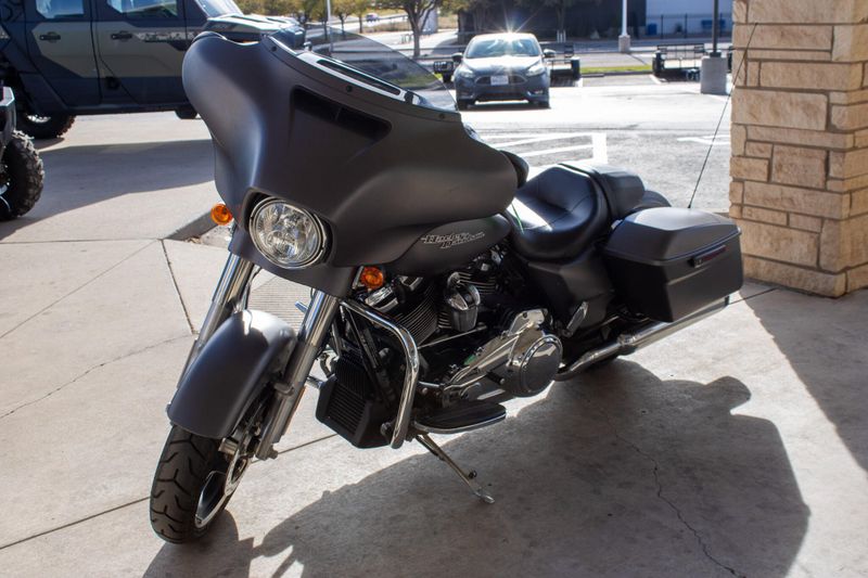 USED 2017 HARLEY STREET GLIDE SPECIAL Image 3