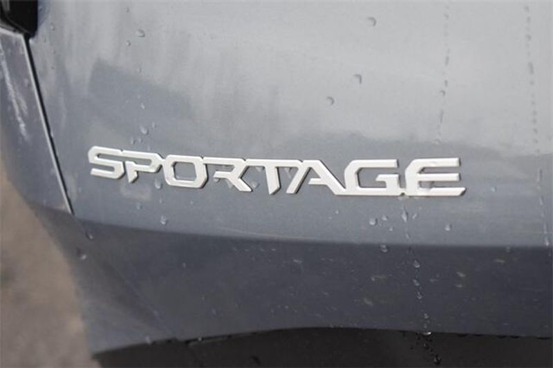2025 Kia Sportage EXImage 16