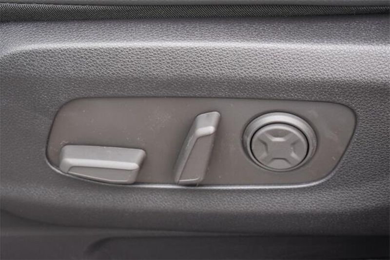 2025 Kia Carnival Hybrid SX PrestigeImage 26