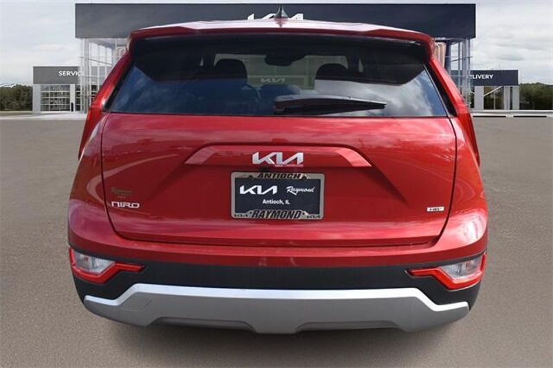 New 2025 Kia Niro LXImage 4