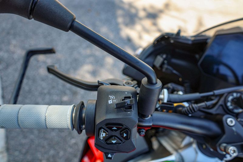 USED 2021 APRILIA TUONO V4 FACTORY Image 24