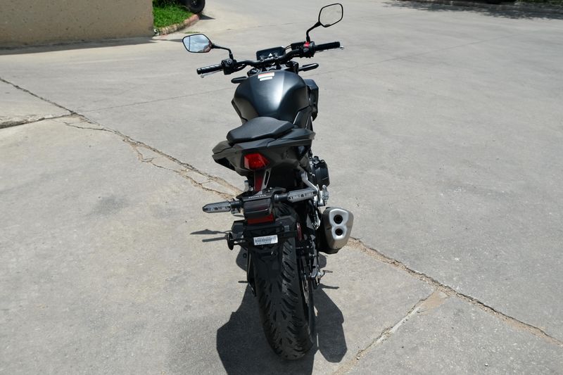 2025 Honda CB500F  MATTE BLACK METALLIC Image 4
