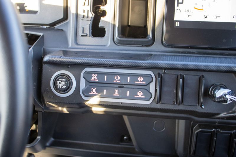 NEW 2026 CAN-AM DEFENDER MAX LONE STAR HD11 Image 22