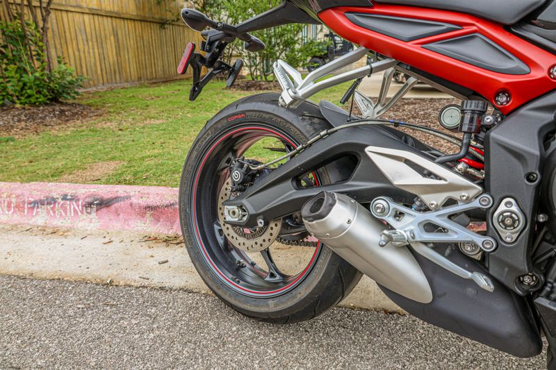 USED 2018 TRIUMPH STREET TRIPLE R Image 4
