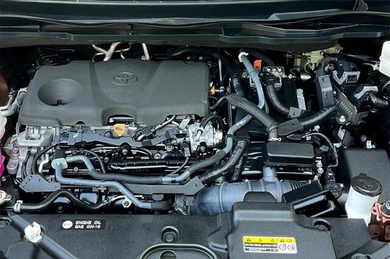 Used 2022 Toyota Sienna LE HybridImage 9
