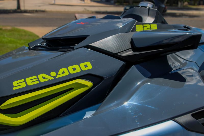 2025 SEADOO RXPX 325 WITH SOUND SYSTEM ICE METAL AND MANTA GREEN Image 13