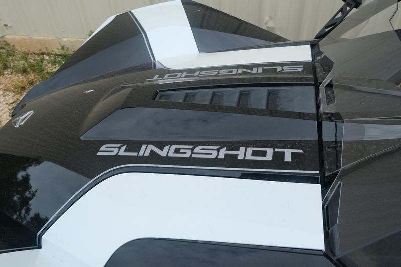 2019 Polaris SLINGSHOT GT BLACK CRYSTAL Image 18