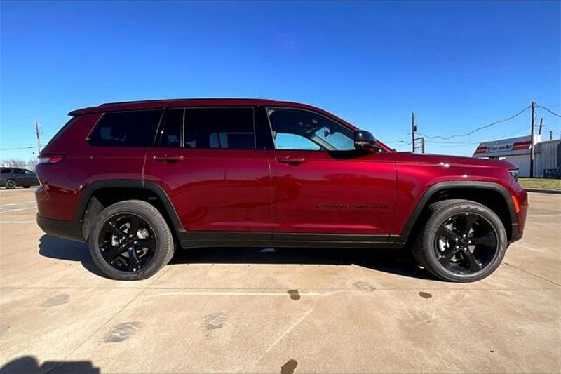 2025 Jeep Grand Cherokee L Limited 4x4Image 16