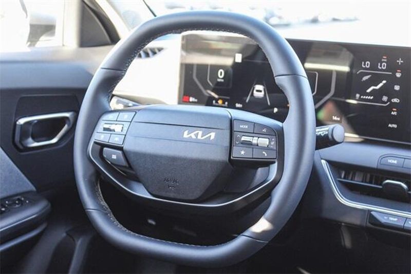 New 2025 Kia K4 EXImage 8