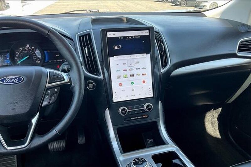 Used 2024 Ford Edge SELImage 5
