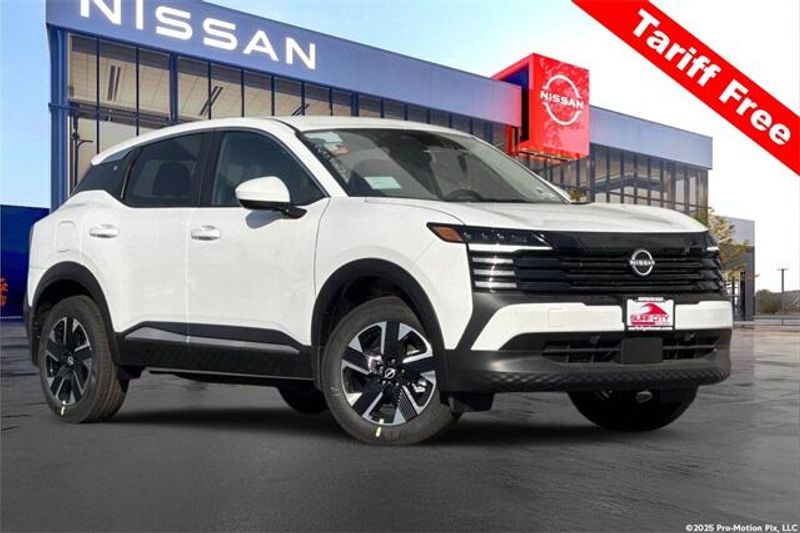 2025 Nissan Kicks SVImage 1