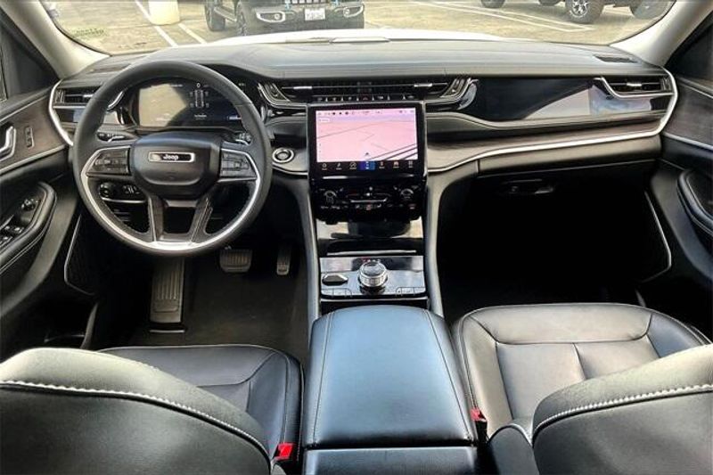 2022 Jeep Cherokee Limited 4xe photo 13