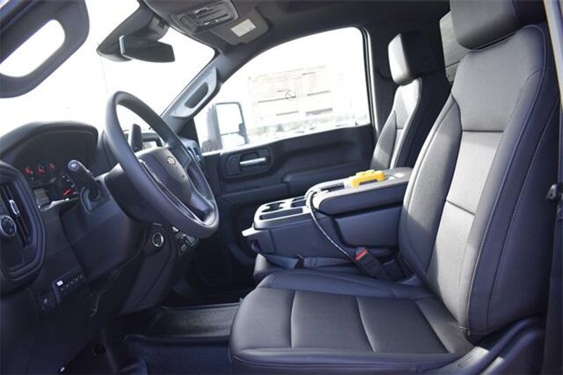 2025 Chevrolet Silverado 3500HD Work TruckImage 21