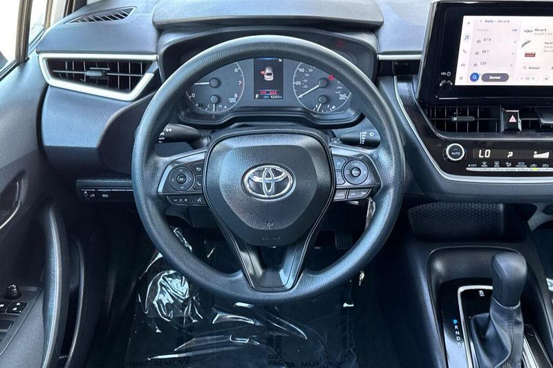 Used 2025 Toyota Corolla LEImage 13