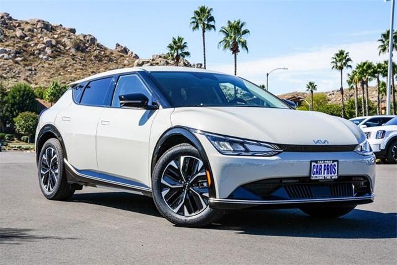 2024 Kia EV6 WindImage 2