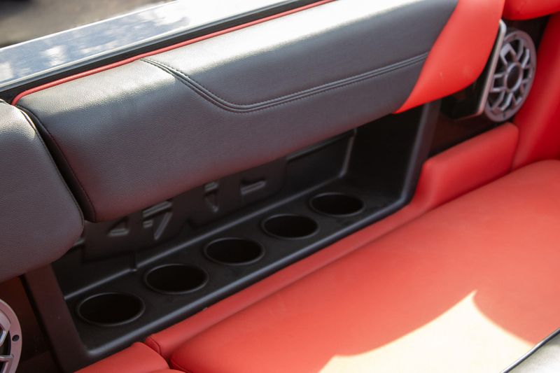 2023 AXIS A24Image 33