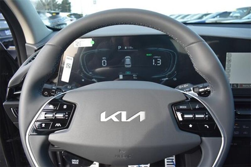 New 2025 Kia Niro EX TouringImage 27