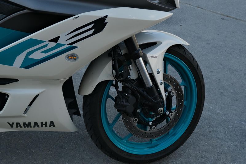 USED 2024 YAMAHA YZFR3 ABS Image 13