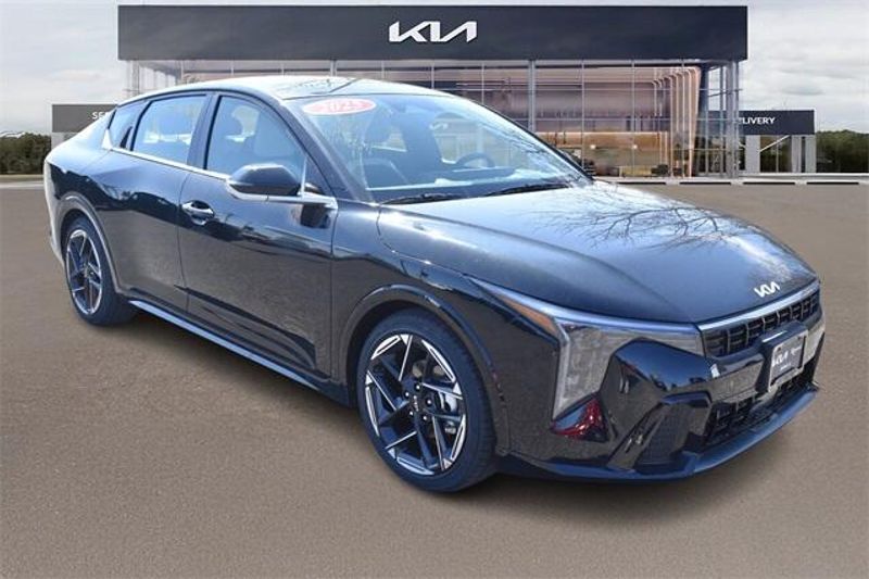 2025 Kia K4 GT-LineImage 10