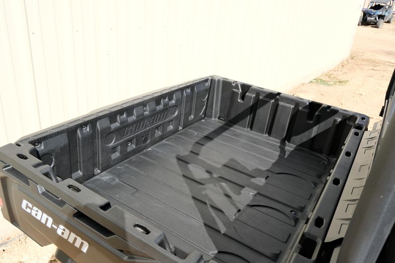 NEW 2026 CAN-AM DEFENDER MAX DPS HD9  in a STEALTH BLACK exterior color. Family PowerSports (877) 886-1997 familypowersports.com 