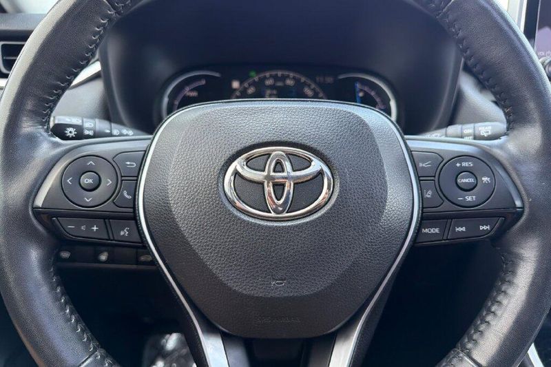 Used 2024 Toyota RAV4 Hybrid XLE PremiumImage 21