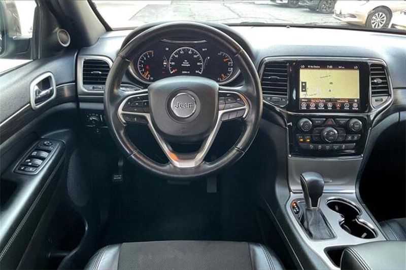 2021 Jeep Grand Cherokee Laredo XImage 4