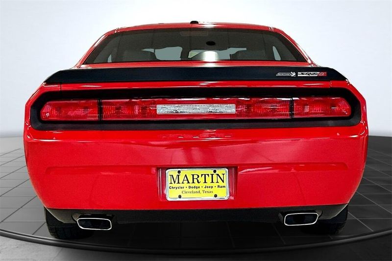 2009 Dodge Challenger SRT8 photo 4