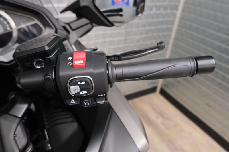 NEW 2026 HONDA GOLDWING AUTOMATIC DCT Image 21