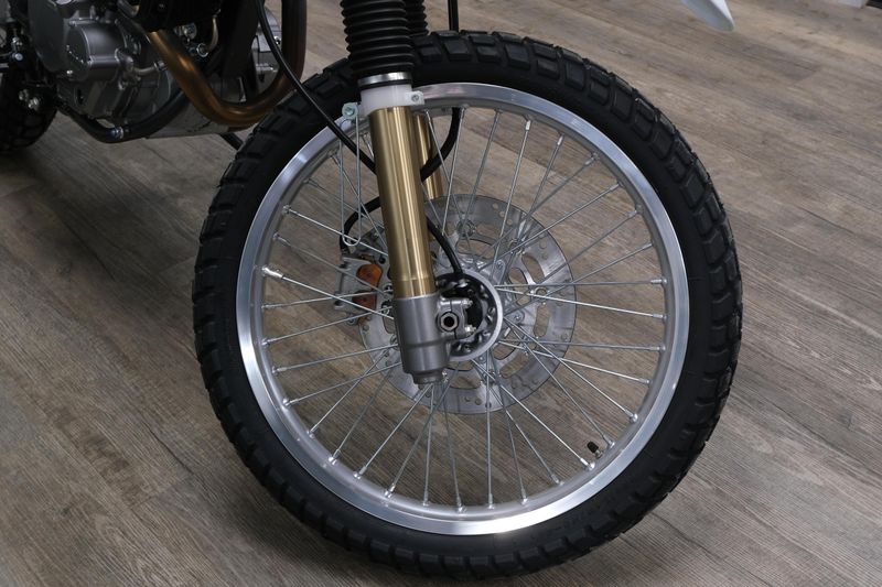 NEW 2026 SUZUKI DR650S Image 13