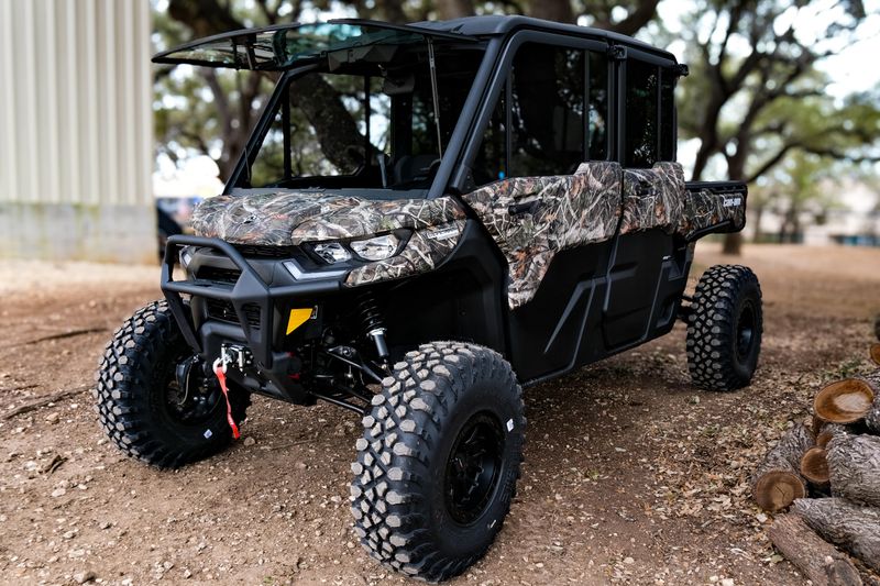 2025 Can-Am DEFENDER MAX LIMITED CAB HD10 WILDLAND CAMOImage 34