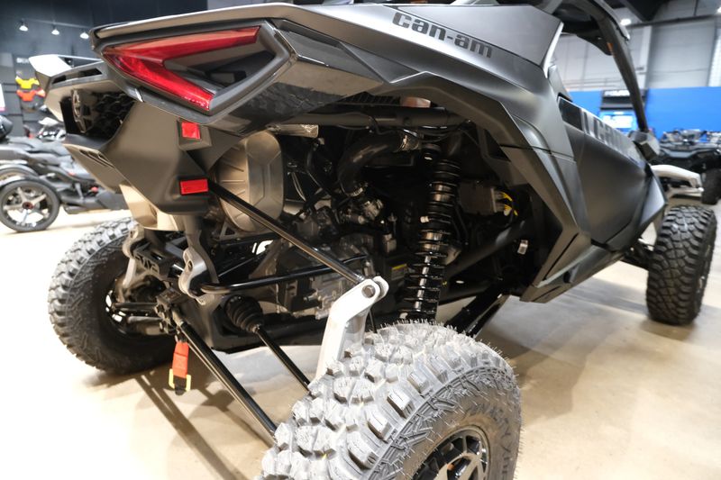 2024 Can-Am MAVERICK R X 999T DCT TRIPLE BLACKImage 12