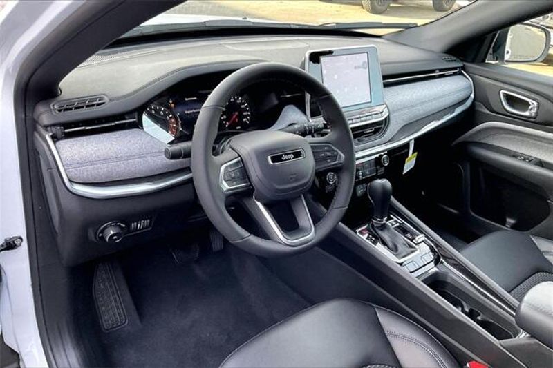 New 2026 Jeep Compass Latitude 4x4Image 6