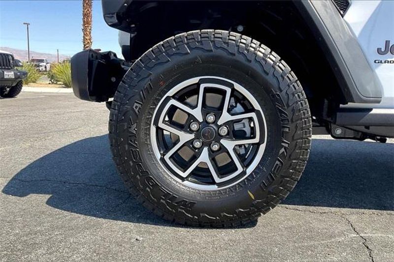 New 2025 Jeep Gladiator Rubicon 4x4Image 10