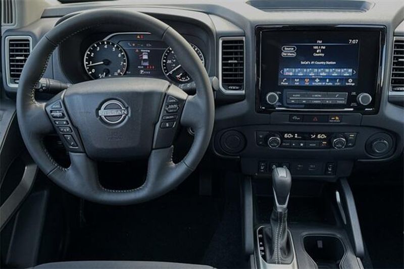 2024 Nissan Frontier SVImage 11