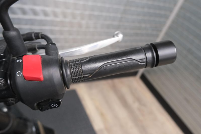 USED 2025 HONDA CB300R ABS Image 20