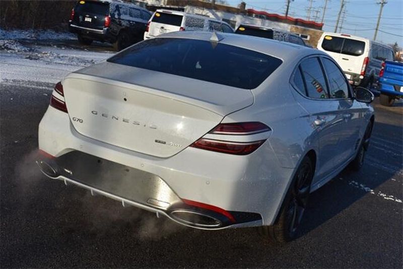 2022 Genesis G70 3.3TImage 3