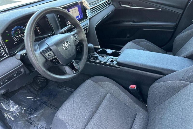 Used 2025 Toyota Camry LEImage 9