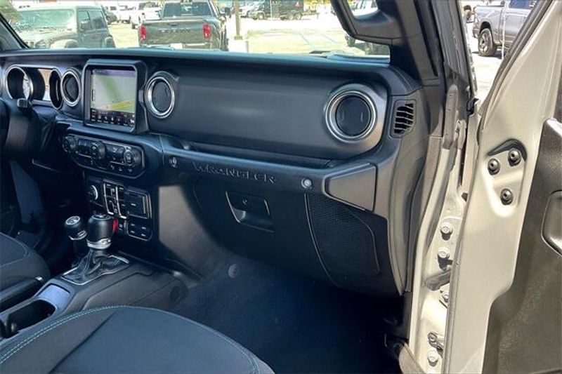 2022 Jeep Wrangler 4xE Unlimited Rubicon 4xeImage 16