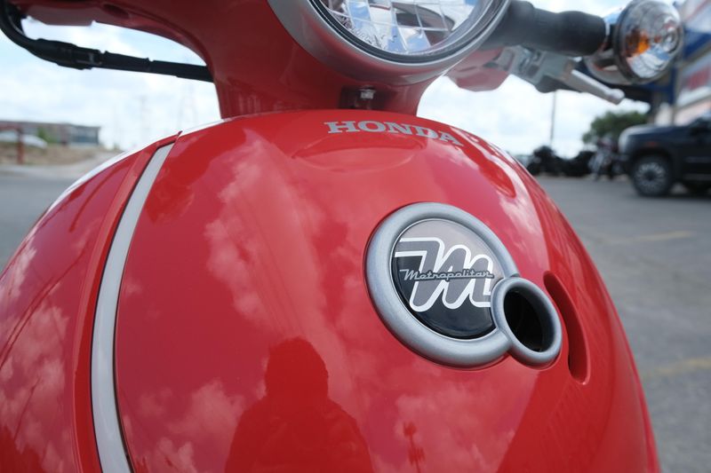 NEW 2025 HONDA METROPOLITAN Image 10