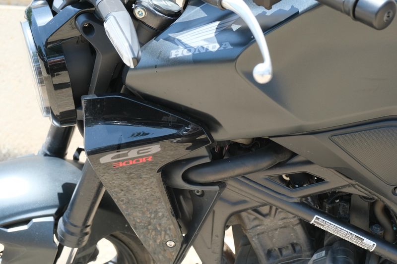 2024 Honda CB300R ABS BLACK Image 24