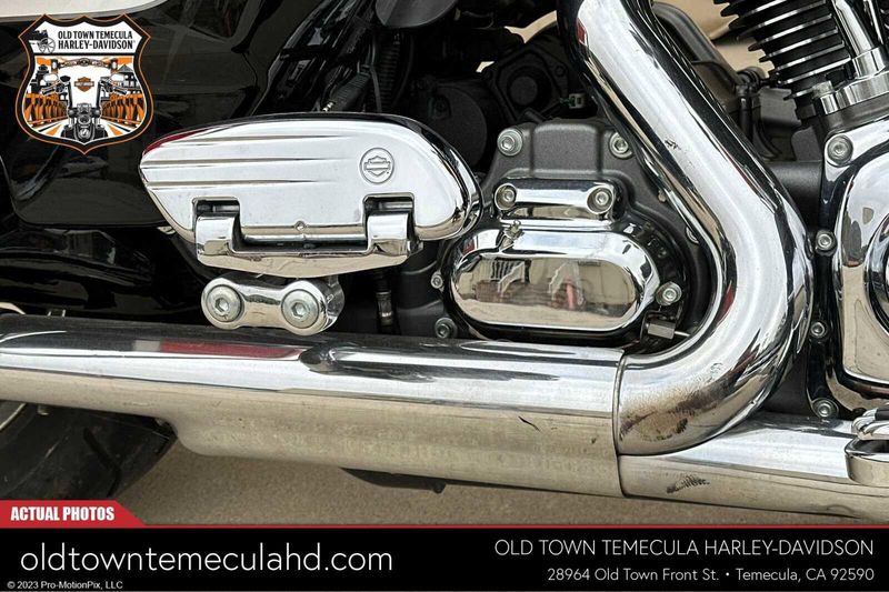 2012 Harley-Davidson Electra Glide in a ELE ORG/BLK DIA W/ PINSTRIP exterior color. BMW Motorcycles of Temecula – Southern California (951) 506-6903 bmwmotorcyclesoftemecula.com 