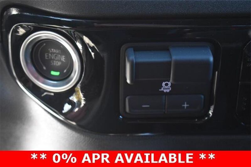 Used 2025 Chevrolet Silverado 1500 RSTImage 30