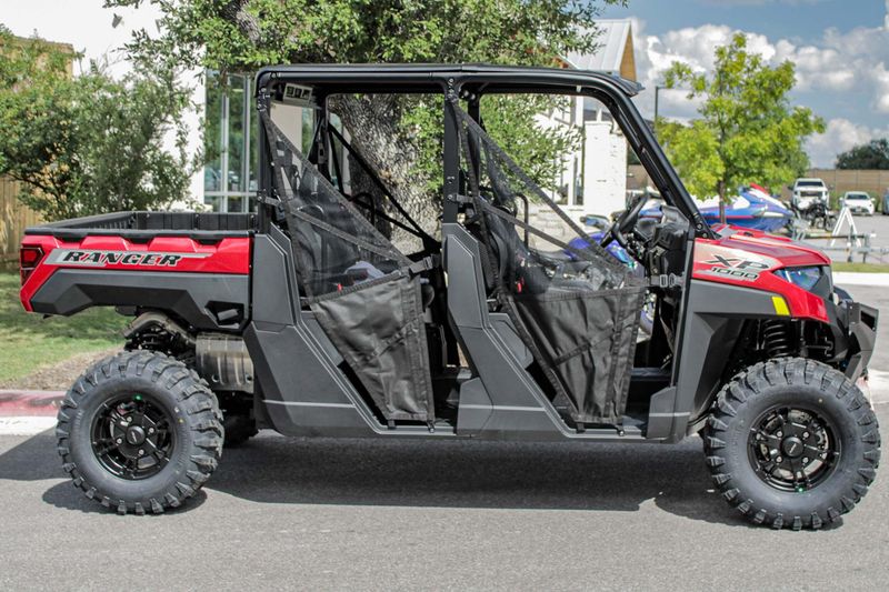 2025 Polaris RANGER CREW XP 1000 PREMIUM  SUNSET RED Image 17
