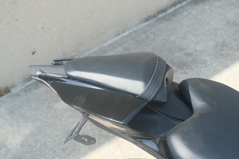 2024 Yamaha YZFR7 BLACK Image 9