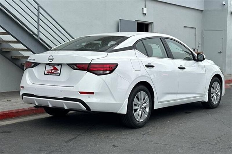 New 2025 Nissan Sentra SImage 3