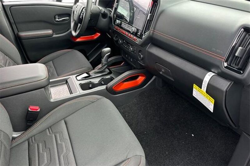 New 2025 Nissan Frontier PRO-4XImage 12